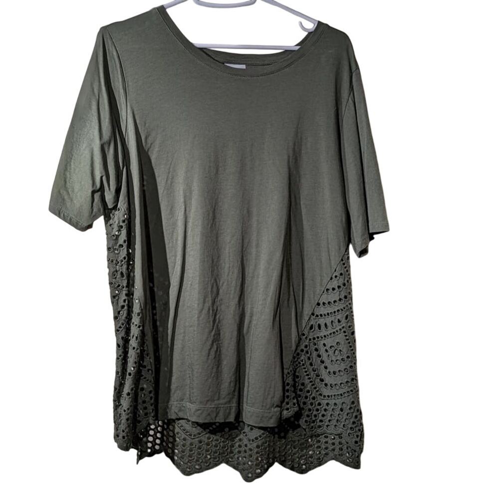 Chico's  Short Sleeve Olive Green Eyelet Side/Back High Low Hem Top Womens Sz 2
